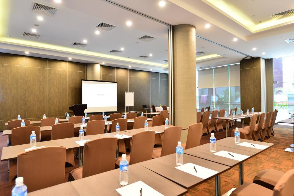 Hotel Chancellor@Orchard Singapore Buitenkant foto