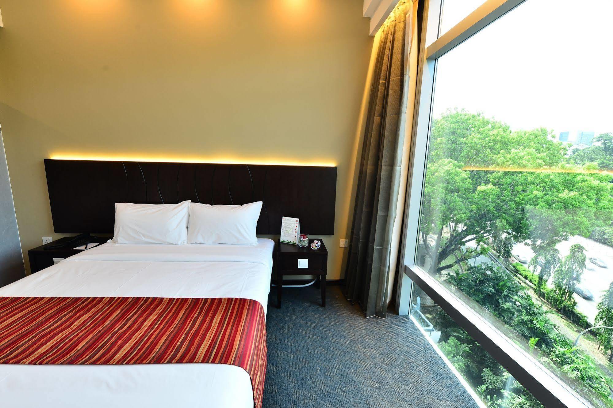 Hotel Chancellor@Orchard Singapore Buitenkant foto